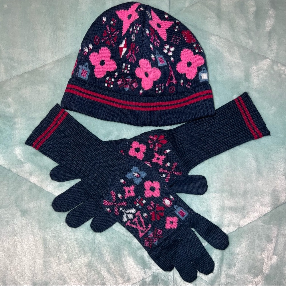 Louis Vuitton wool set beanies and gloves